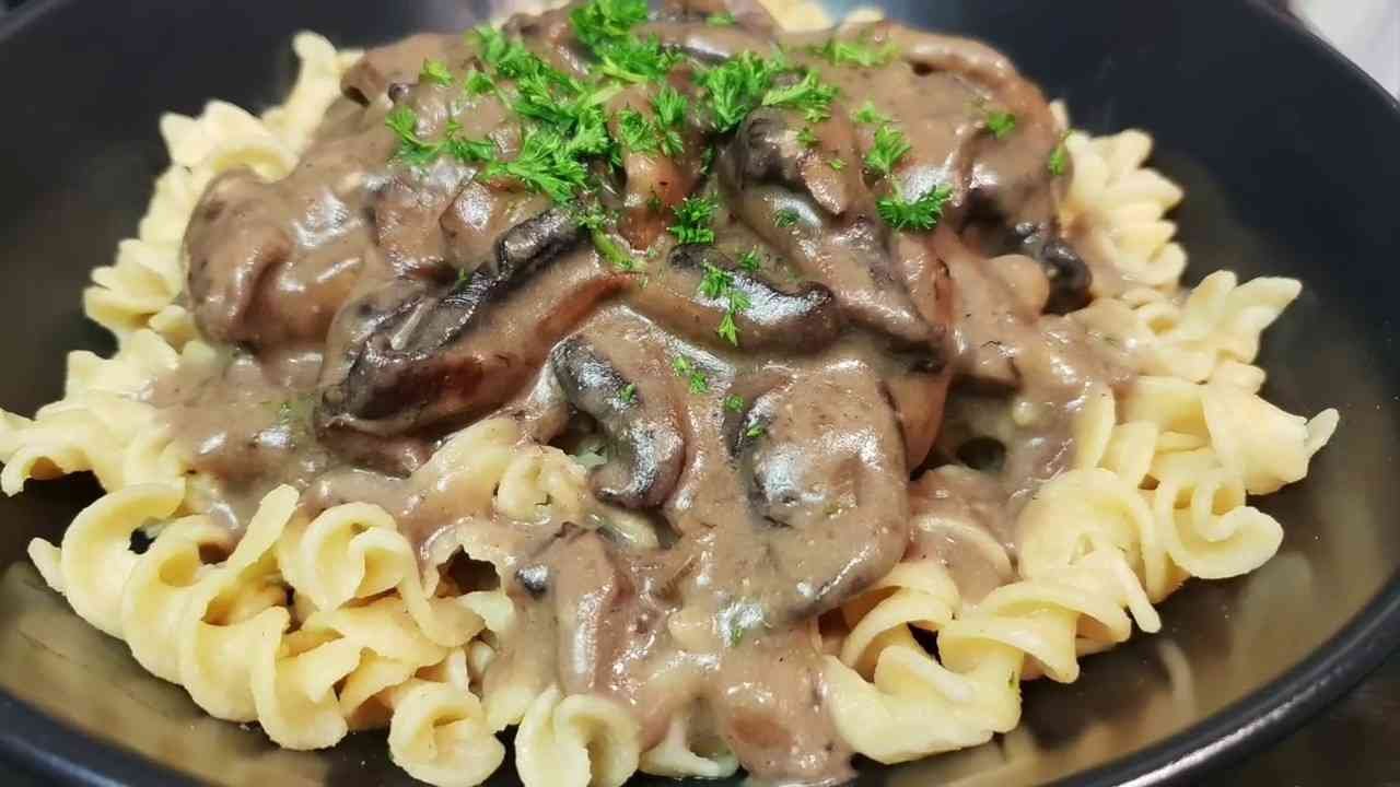Creamy Vegan Mushroom Stroganoff Recipe - Vegan Recipes